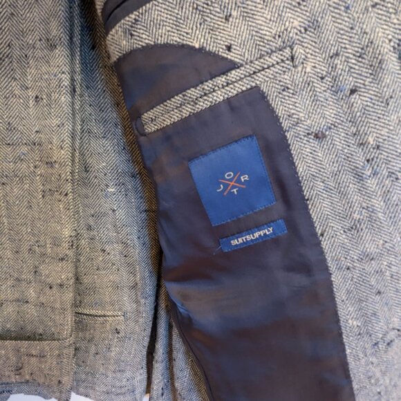 Suit Supply Jort Herringbone Silk and Linen Suit - Picture 3 of 7